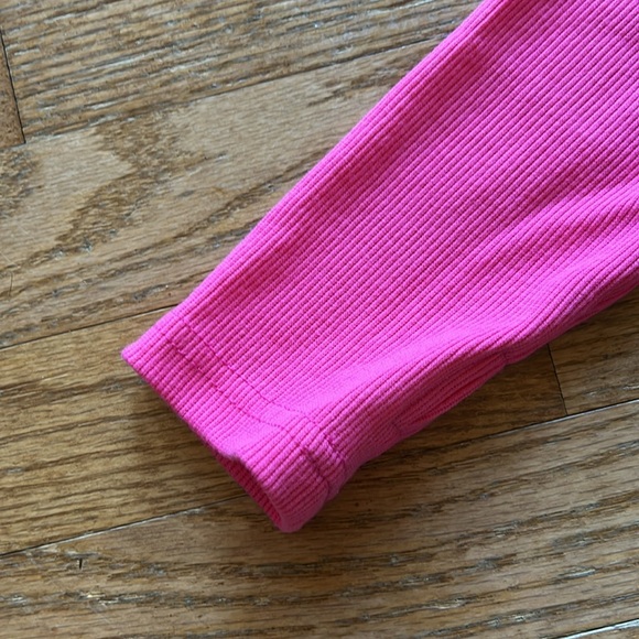 Pink turtleneck size small new with tags. - Picture 4 of 6
